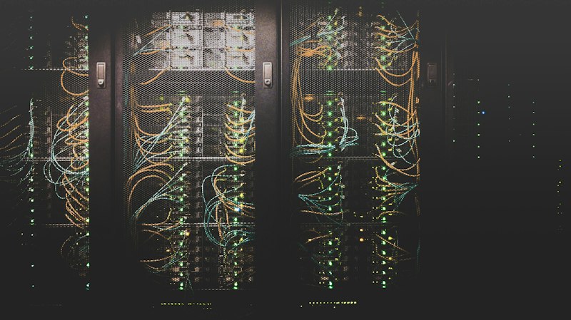 Building a Silent 100TB NAS for 4K Media Streaming on Plex